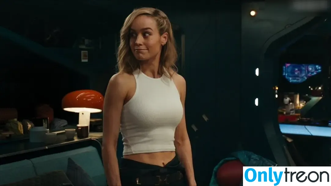 Brie Larson nude photo #1503 (brielarson)