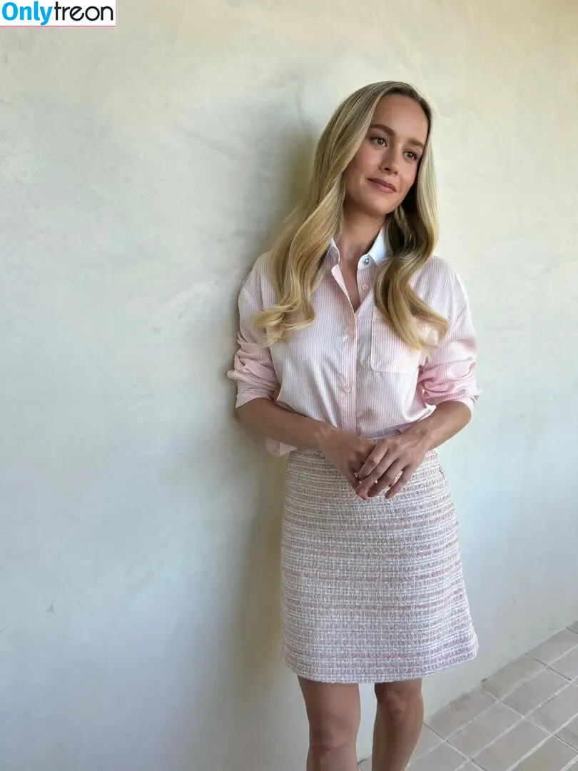 Brie Larson nude photo #1577 (brielarson)