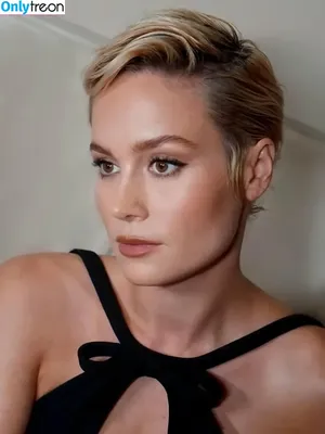 Brie Larson / brielarson nude photo #2169