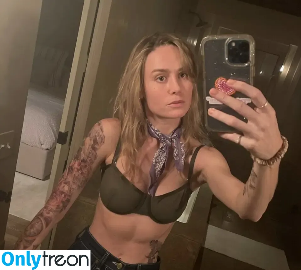 Brie Larson nude photo #2067 (brielarson)