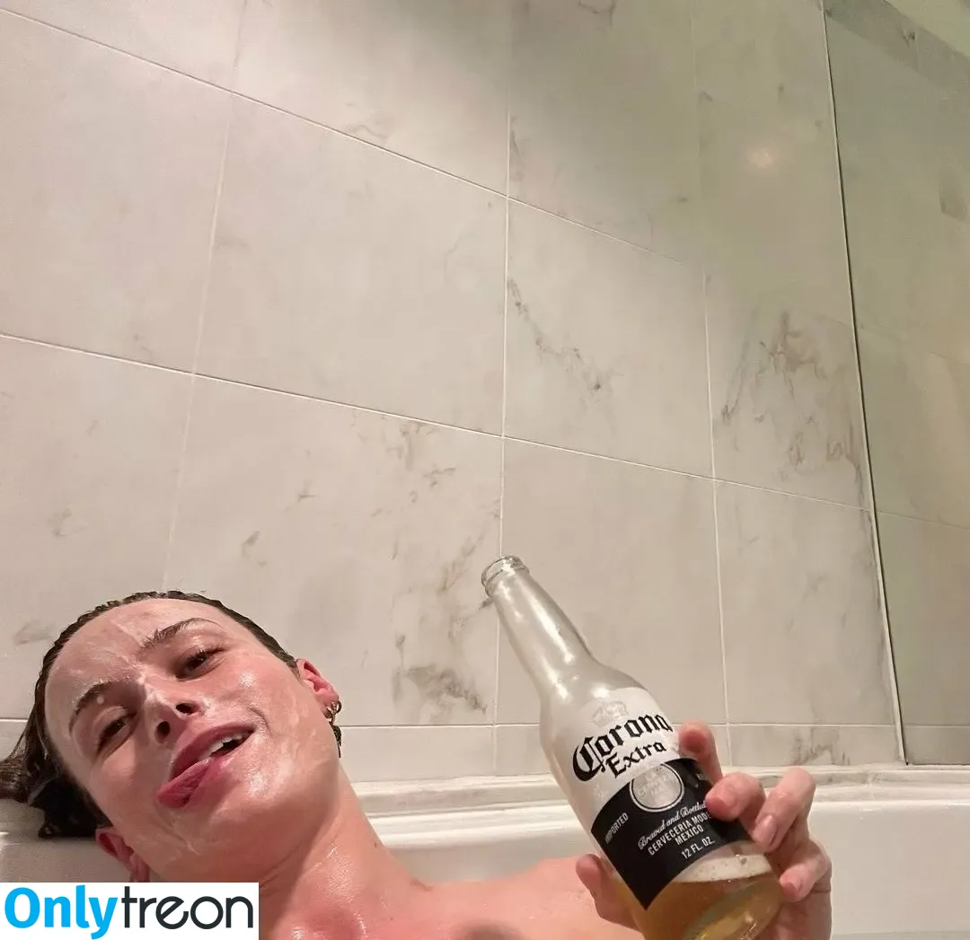 Brie Larson nude photo #2173 (brielarson)
