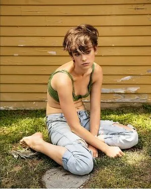 Brigette Lundy-Paine / briiiiiiiiiig фото голая #0021