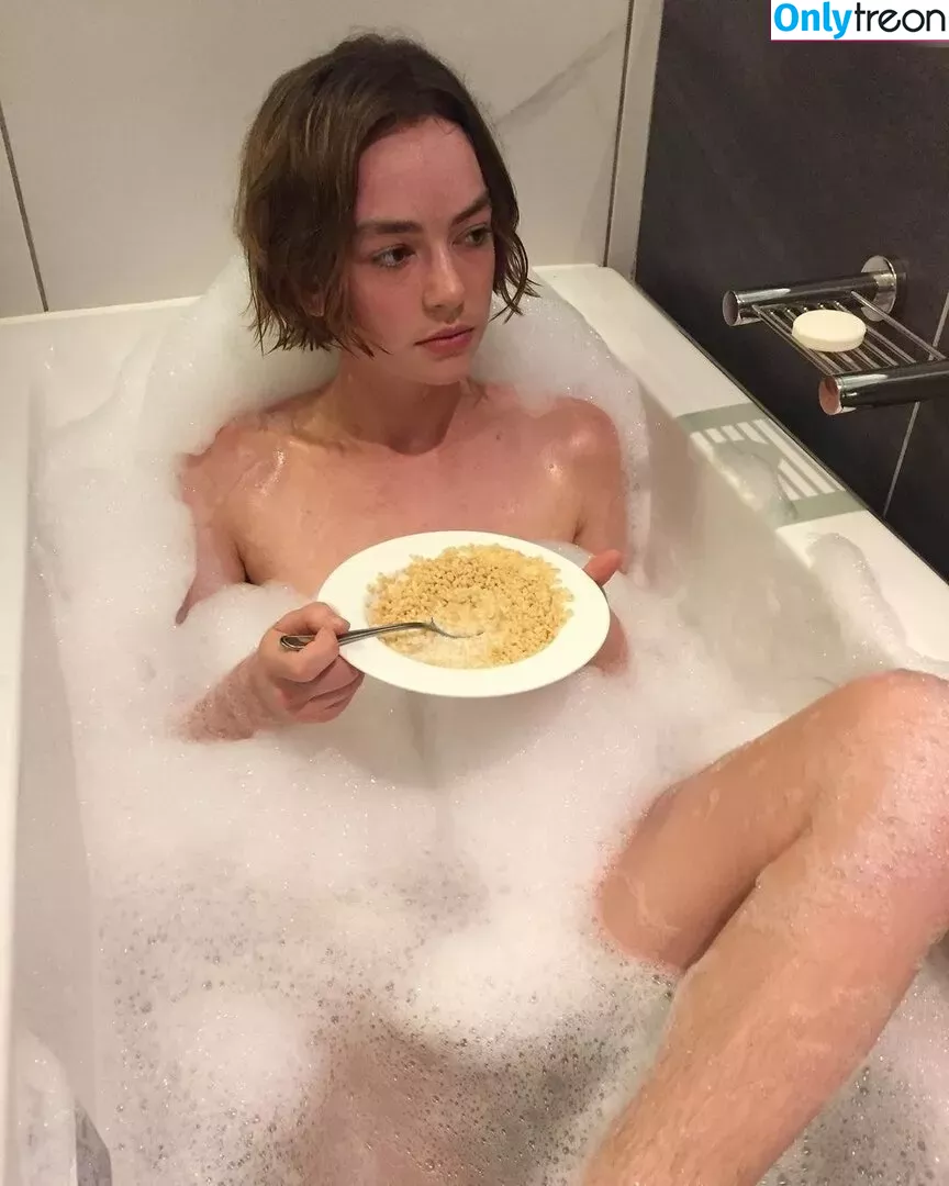 Brigette Lundy-Paine nude photo #0027 (briiiiiiiiiig)