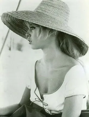 Brigitte Bardot / brigittebardotbb фото голая #0037