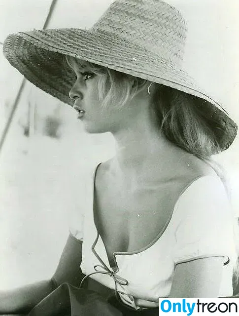 Brigitte Bardot голая photo #0037 (brigittebardotbb)