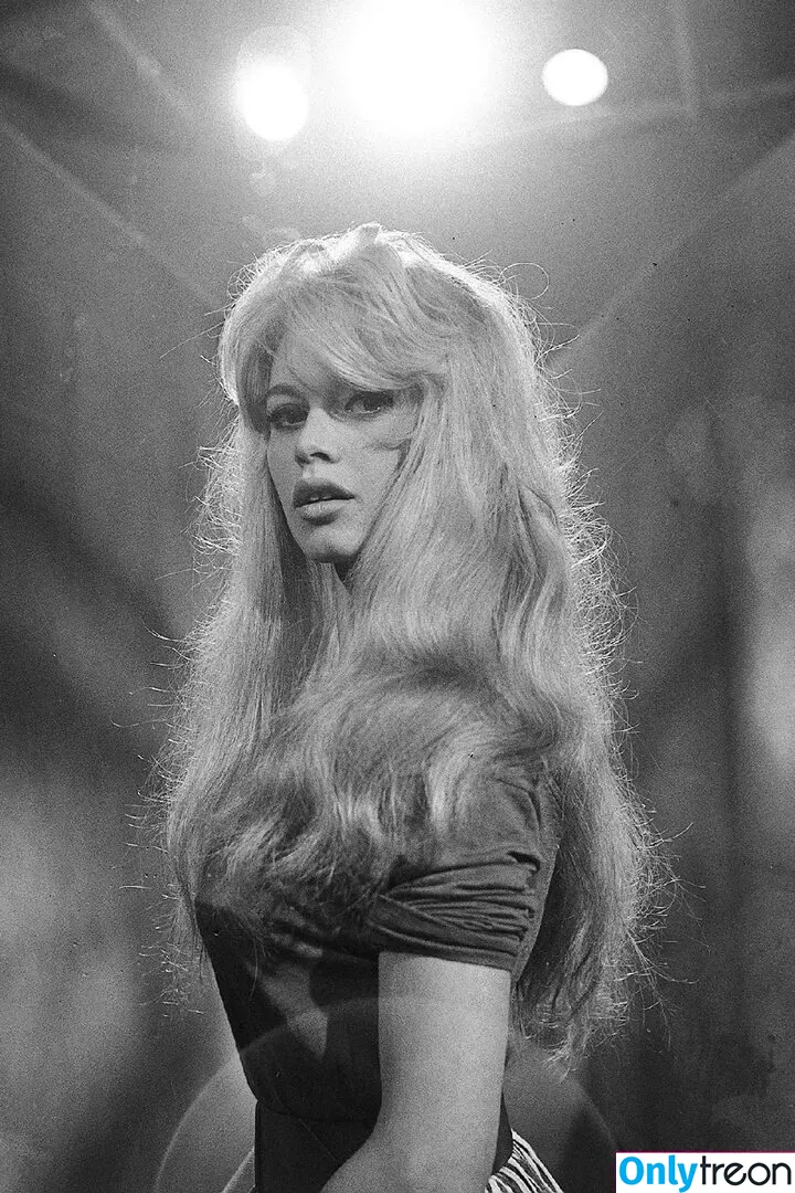 Brigitte Bardot голая photo #0130 (brigittebardotbb)