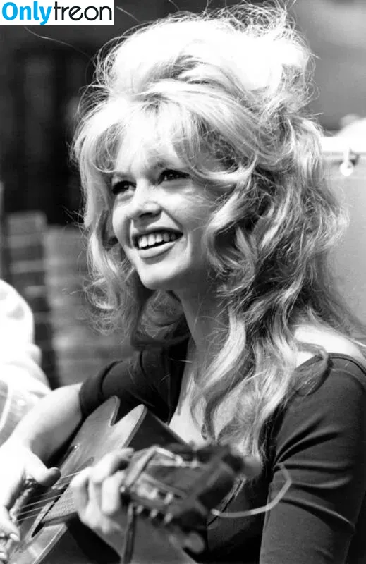 Brigitte Bardot голая photo #0131 (brigittebardotbb)