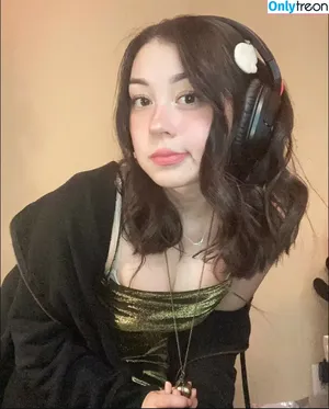 Brigoose nude photo #0001