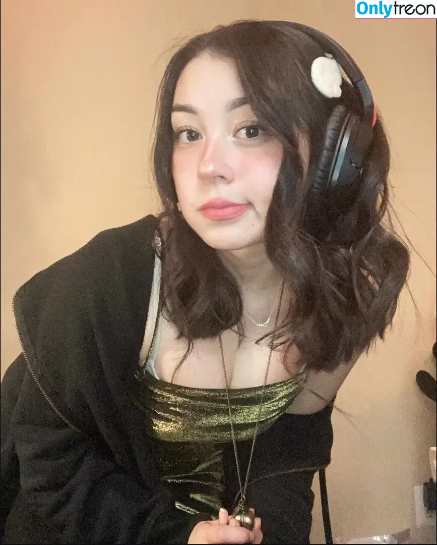 Brigoose nude photo #0001 (Brigoose)