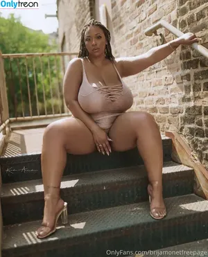 brijasplayroom / briicosplays nude photo #0002