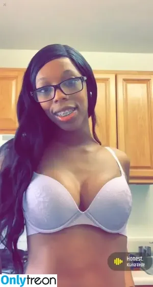 Britheunicorn92 / brittianycierra nude photo #0003