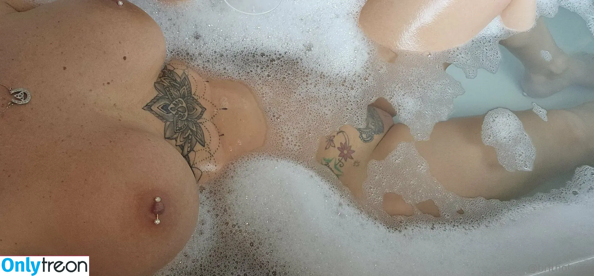 brithotwife nude photo #0060 (brit_hotwife)