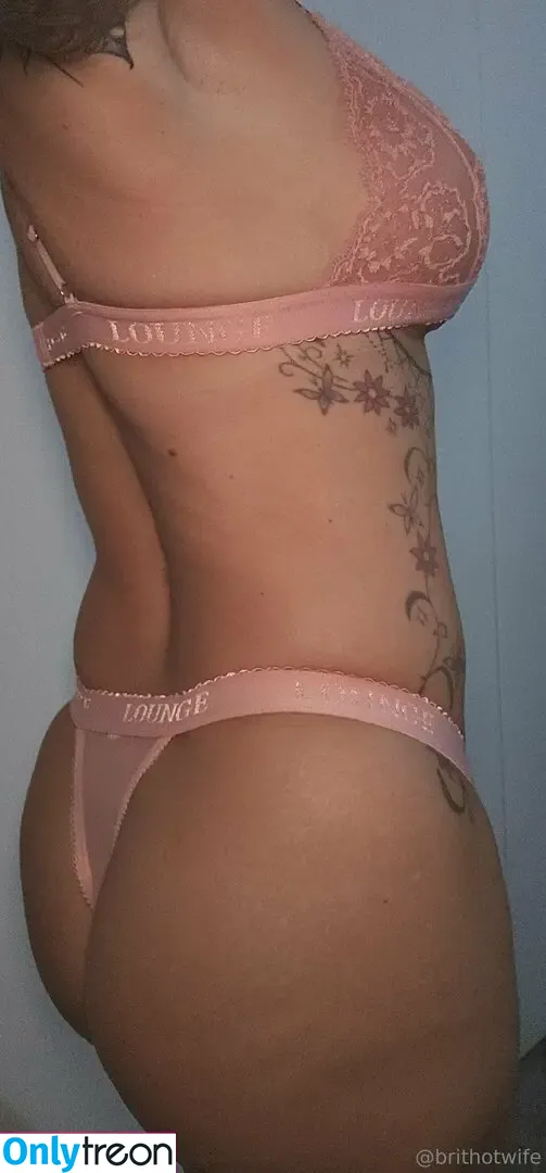 brithotwife nude photo #0081 (brit_hotwife)