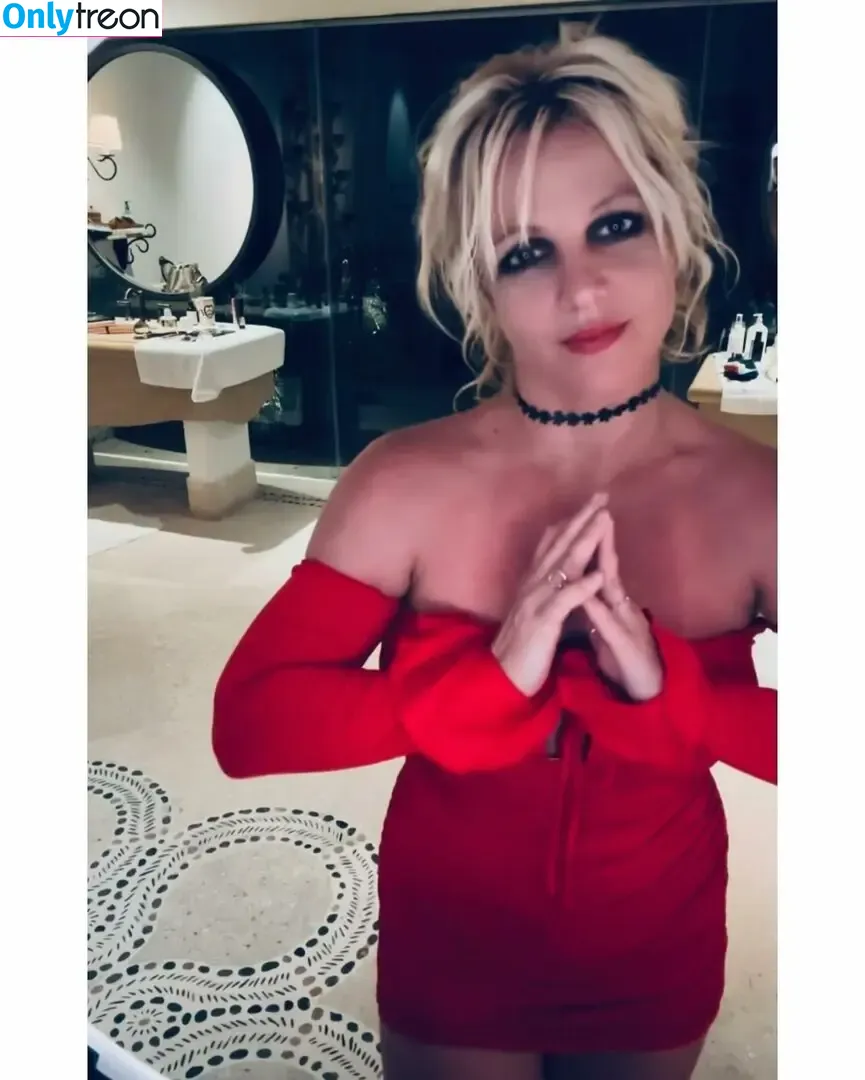 Britney Spears nude photo #3424 (britneyspears / xoxobritneyj)