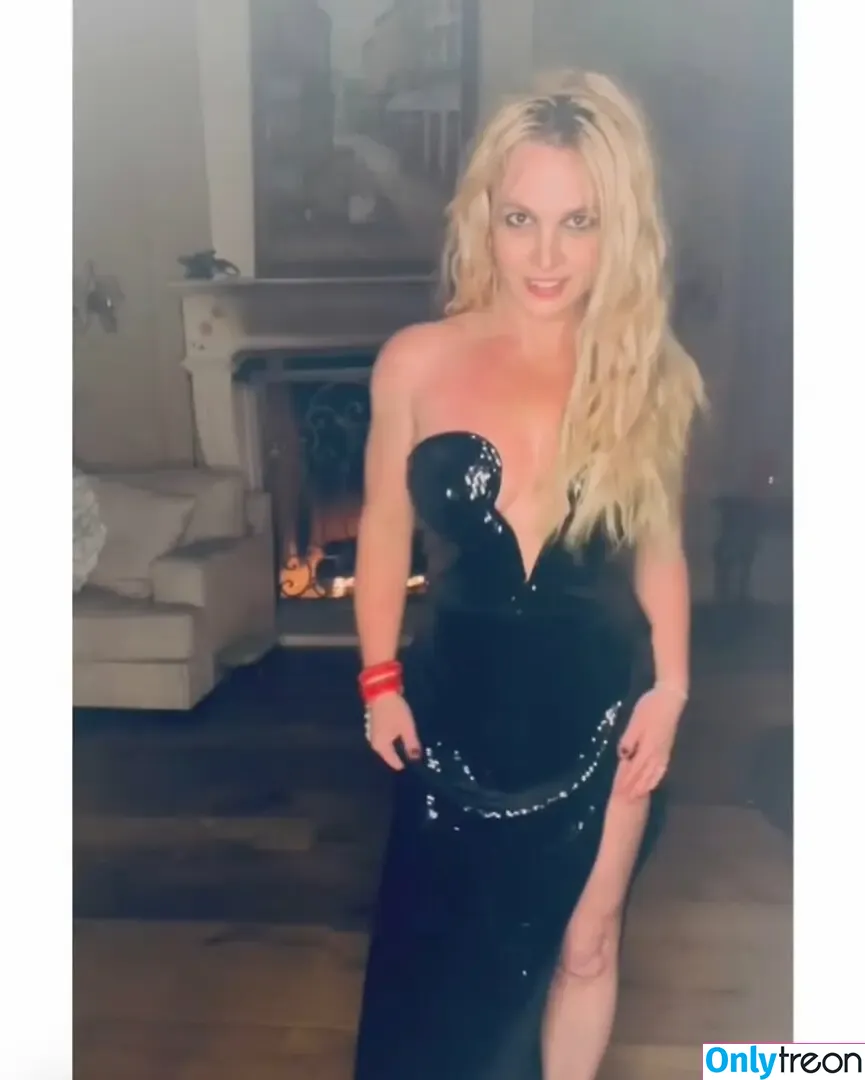 Britney Spears голая photo #3729 (britneyspears / xoxobritneyj)