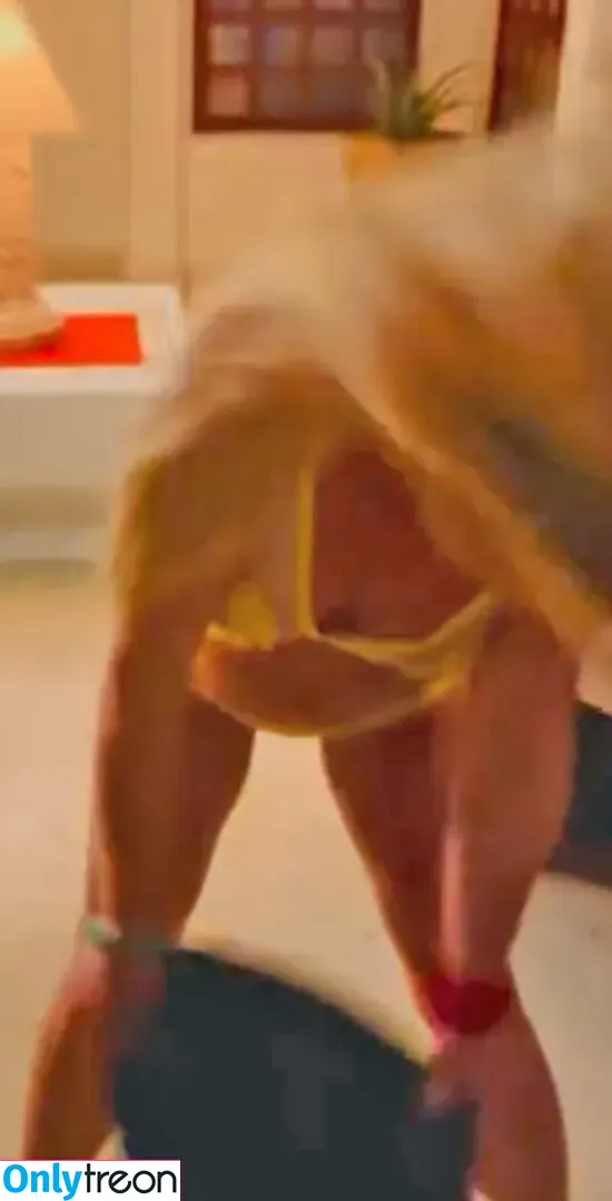 Britney Spears nude photo #3816 (britneyspears / xoxobritneyj)