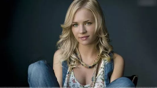 Britt Robertson / brittlrobertson / masterrobertson фото голая #0083