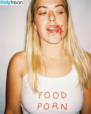 Brittany Cosgrove / brattycosgrove фото голая #0003