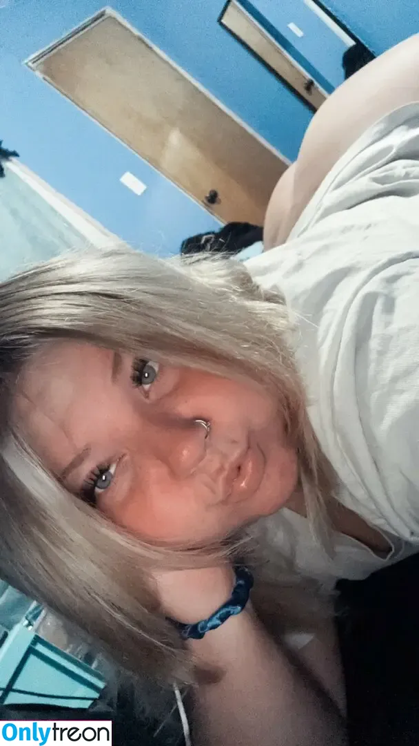Brittany Danielle nude photo #0015 (brittanydaniellemusic / brittdanielle00)