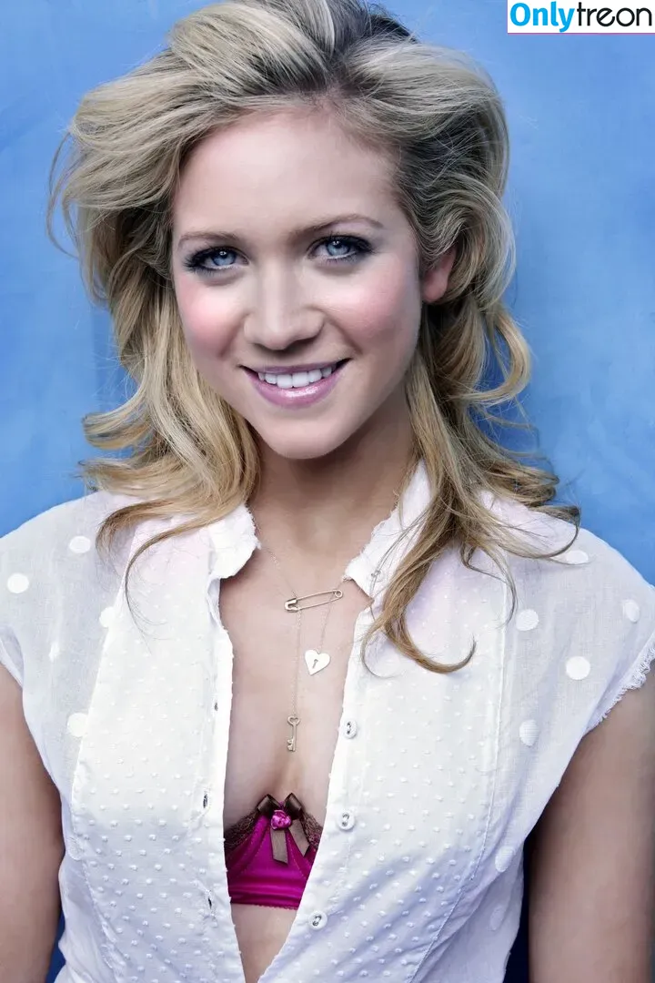 Brittany Snow nude photo #0095 (brittanysnow / montanamama)