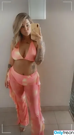 brittneyb98 / xoxo_goldennbabbbii nude photo #0006
