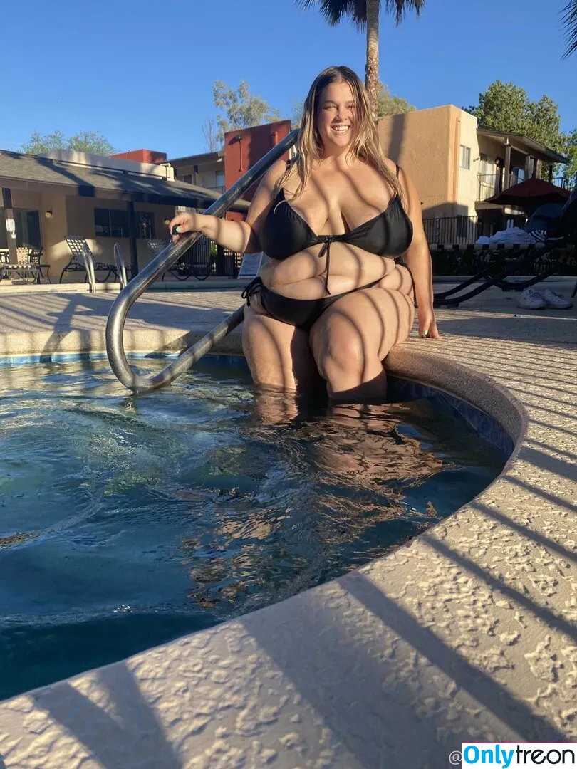 brittneyblisss nude photo #0050 (brittneybliss)