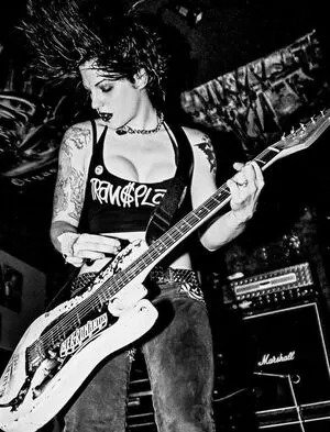 Brody Dalle / nerdjuice79 фото голая #0004