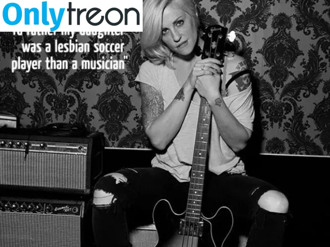 Brody Dalle nude photo #0013 (nerdjuice79)