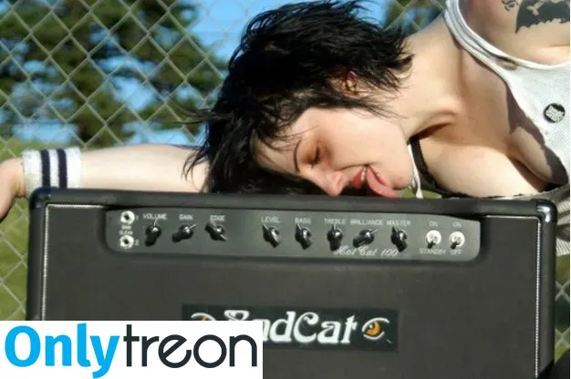 Brody Dalle nude photo #0017 (nerdjuice79)