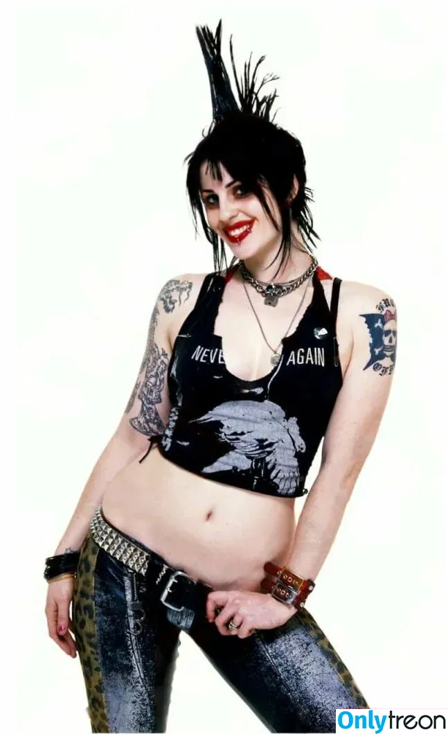 Brody Dalle nude photo #0021 (nerdjuice79)