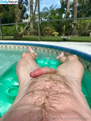 brody.foxxx / followyomama nude photo #0007