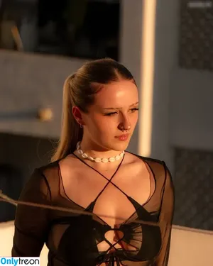 Brok3ndollz / emmo.ig / emmo.ig nude photo #0035