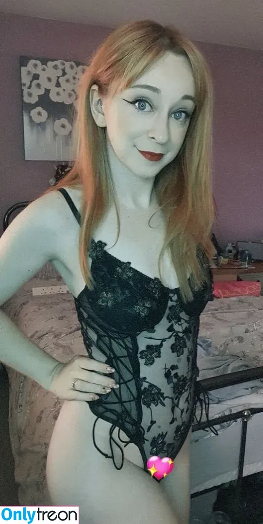 Bronnylovesyou nude photo #0029 (racy_red / racy_red7 / viioletskys)