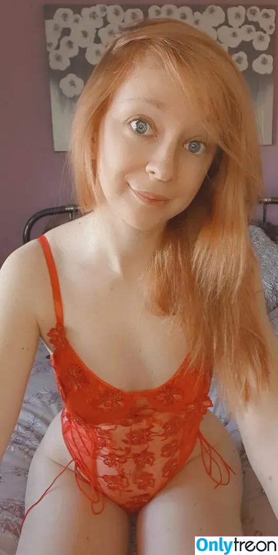Bronnylovesyou nude photo #0041 (racy_red / racy_red7 / viioletskys)