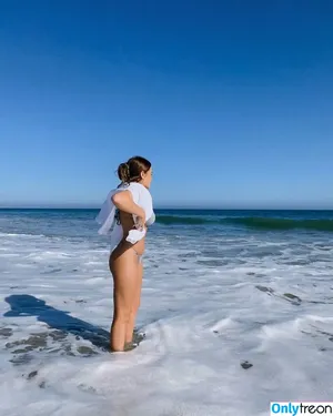 Brooke Schofield / brookeschofield nude photo #0011