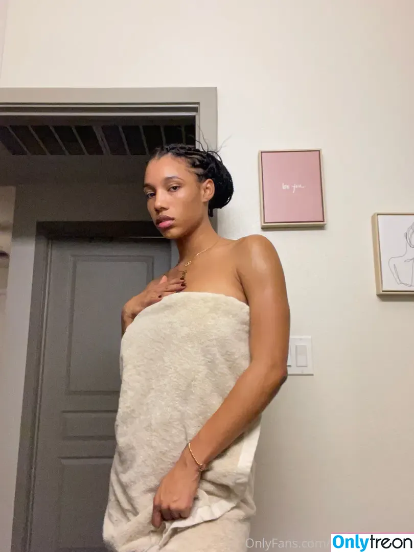 Brookliyn Wren голая photo #0015 (UFC Ring Girl / brookliyn_wren / helloBROOKLIYN)