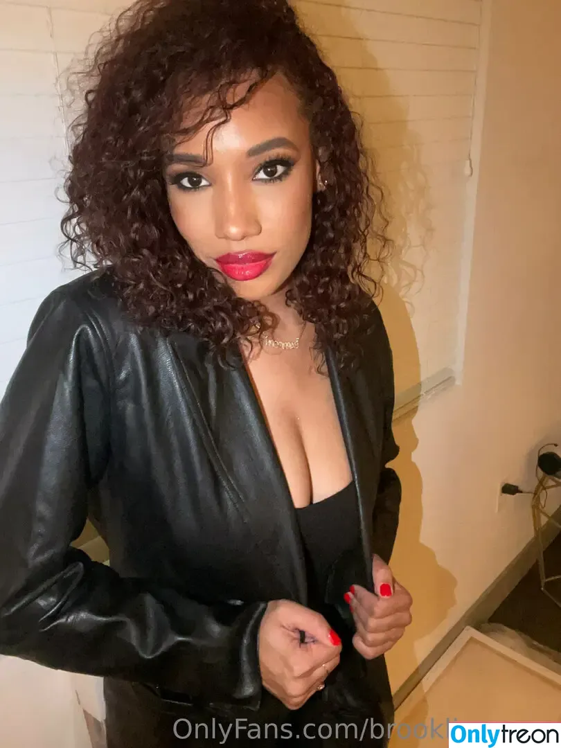 Brookliyn Wren голая photo #0164 (UFC Ring Girl / brookliyn_wren / helloBROOKLIYN)