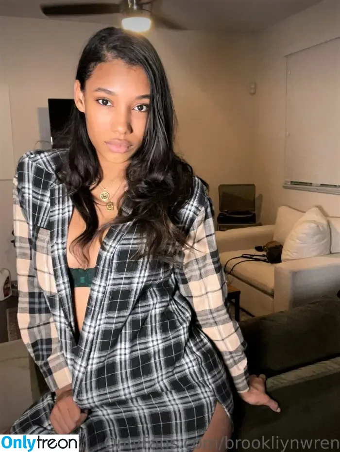 Brookliyn Wren nude photo #0281 (UFC Ring Girl / brookliyn_wren / helloBROOKLIYN)