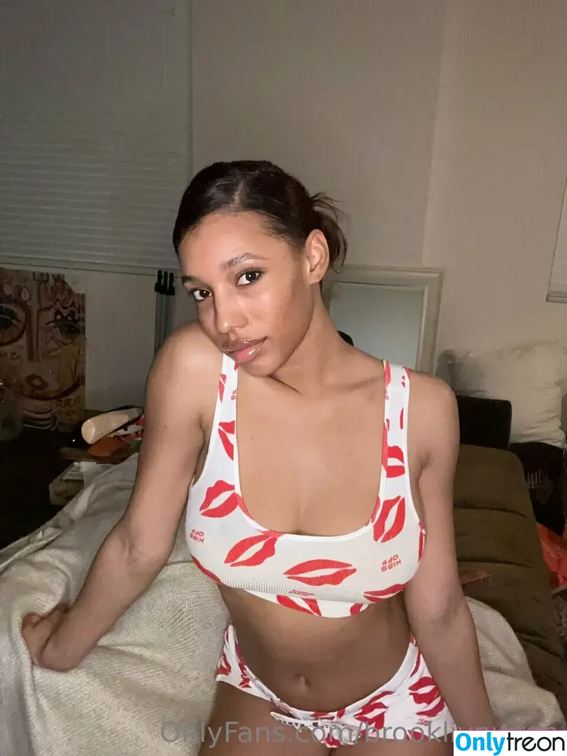 Brookliyn Wren nude photo #0480 (UFC Ring Girl / brookliyn_wren / helloBROOKLIYN)