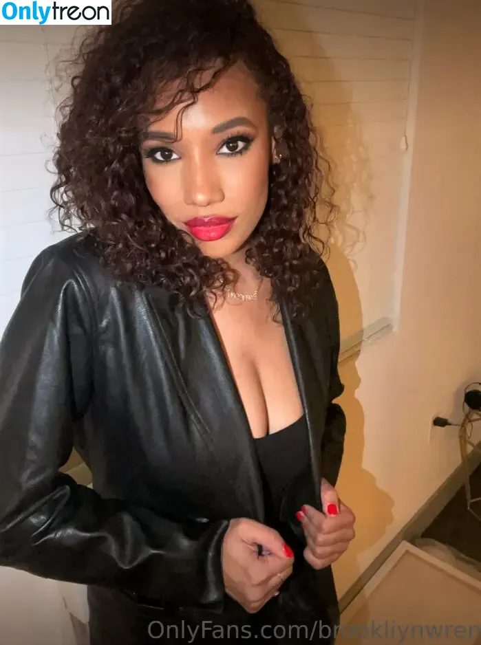 Brookliyn Wren nude photo #0504 (UFC Ring Girl / brookliyn_wren / helloBROOKLIYN)