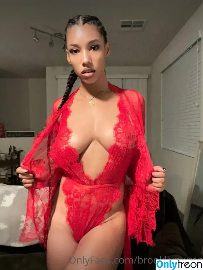 Brookliyn Wren nude photo #0565 (UFC Ring Girl / brookliyn_wren / helloBROOKLIYN)