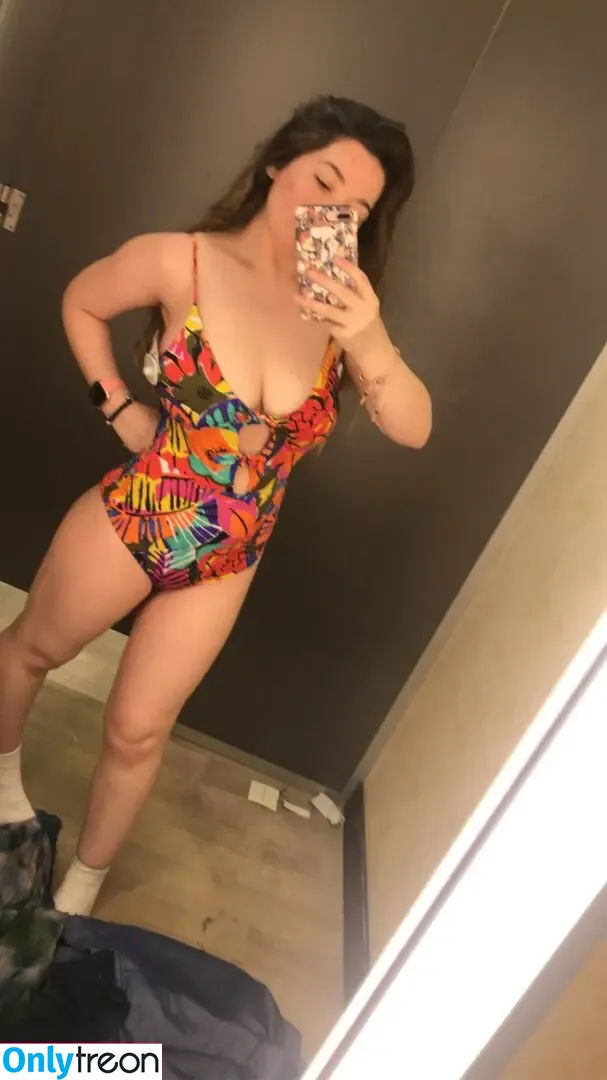 Brooklyn nude photo #0127 (brooklyn_figley / brooklynfigley)