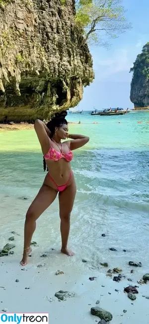  nude photo #0002