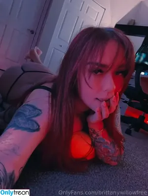 Brriiit / brriiits nude photo #0010