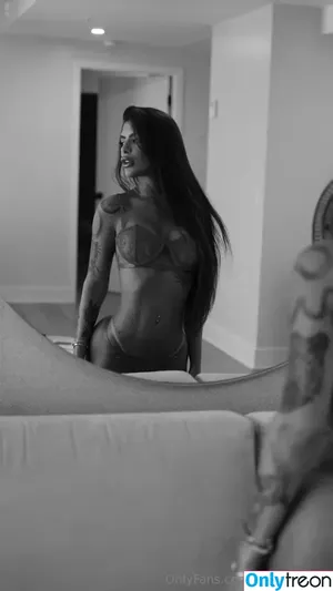 Bruna Figueiredo / bb.angell / brunalcfigueiredo nude photo #0052