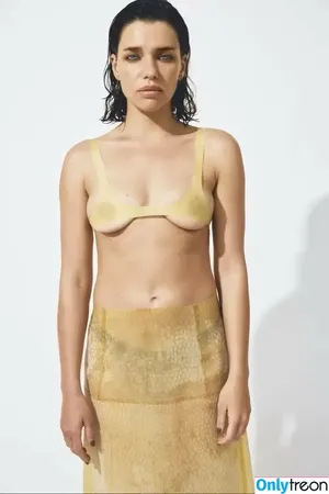 Bruna Linzmeyer / brunalinzmeyer nude photo #0216