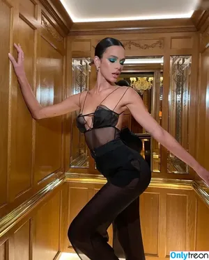 Bruna Marquezine / brumarquezine / brunamarquezine фото голая #0724