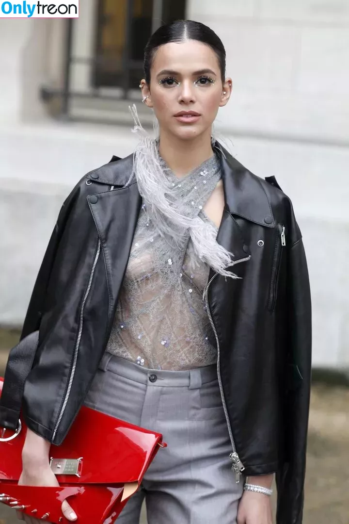 Bruna Marquezine голая photo #0572 (brumarquezine / brunamarquezine)