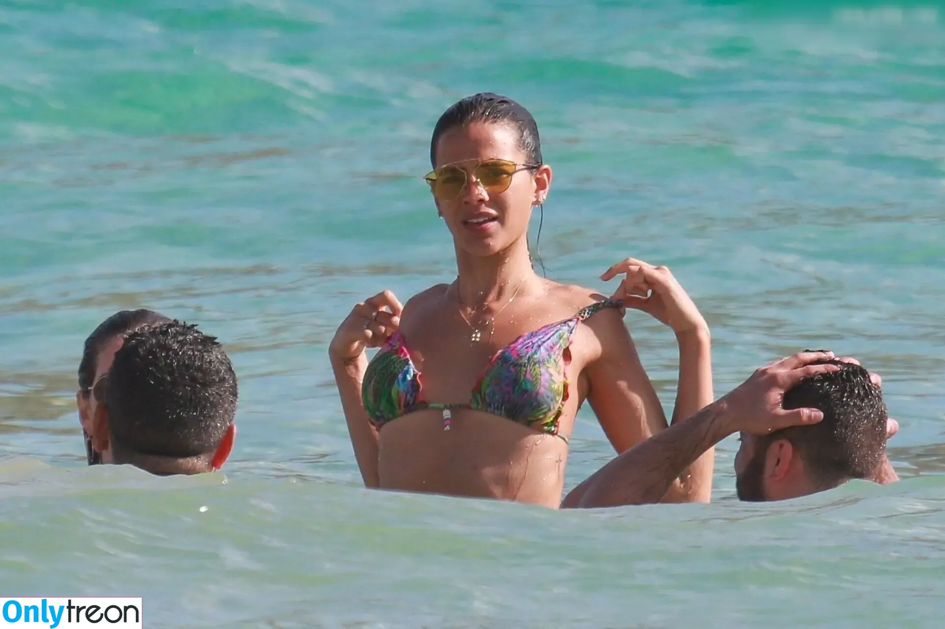 Bruna Marquezine nude photo #0626 (brumarquezine / brunamarquezine)