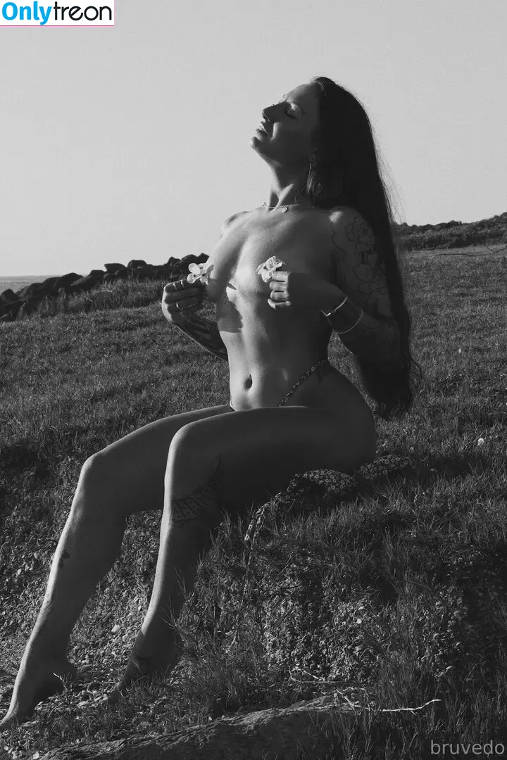 Bruna Vedovelli nude photo #0050 (Sirena D’Amare / brunavedovelli / bruvedo)